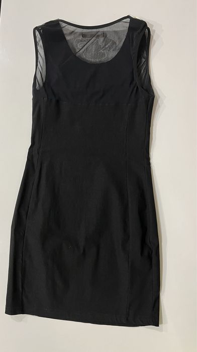 Vestido curto preto, gola dourada, tam. S