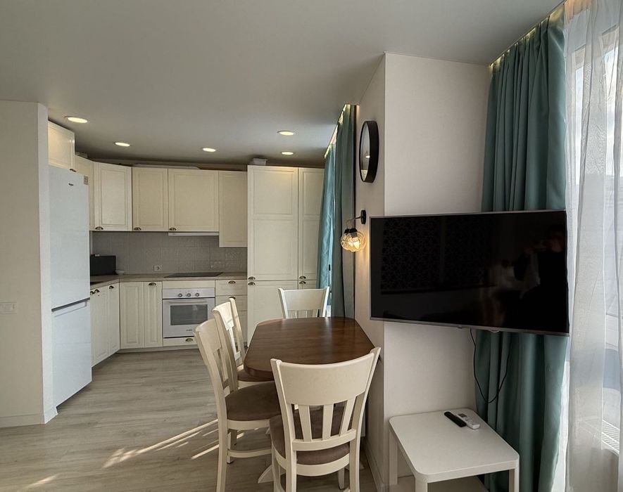 Продаж однокімнатної квартири в ЖК Сіті Лейк Білогородка вид на озеро