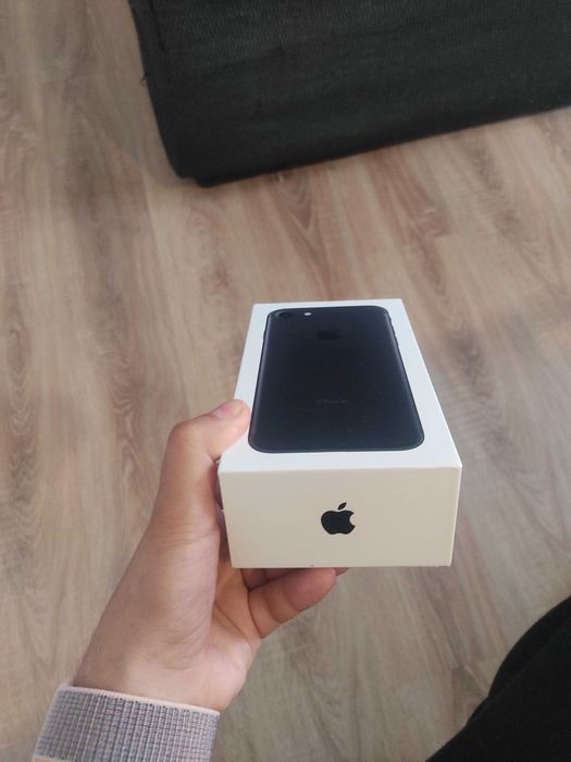 iPhone 7 – 32 GB – Nearly New, Almost Unused64751884244994121