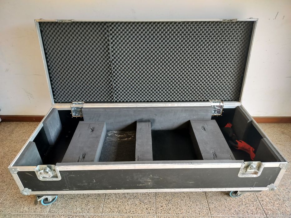 Case para teclado 88 teclas , ferragens de bateria....