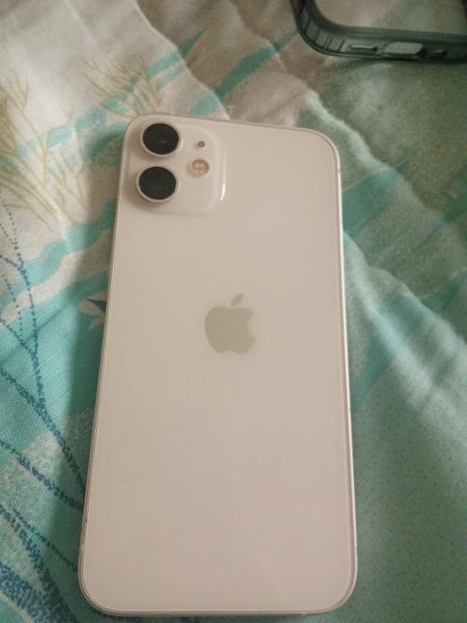 Vendo iphone 12 mini com capas