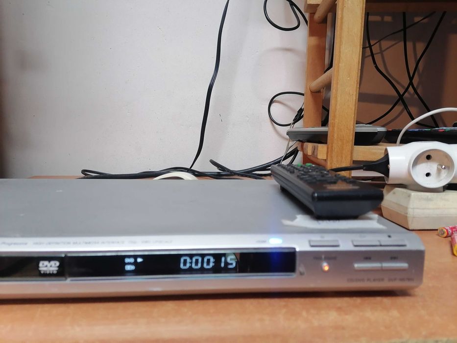 Odtwarzacz CD/DVD Sony DVP-NS76H pilot HDMI