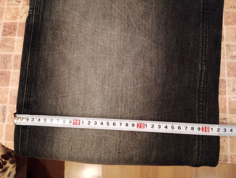 Продаю жіночі джинси BERSHKA нові