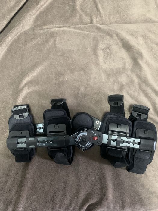 Ортез колінний DonJoy X-Act Rom