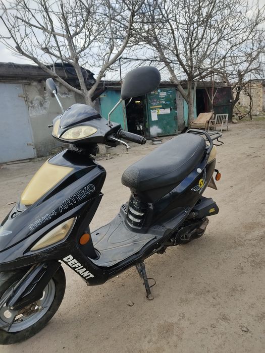 Продам скутер дефиант
