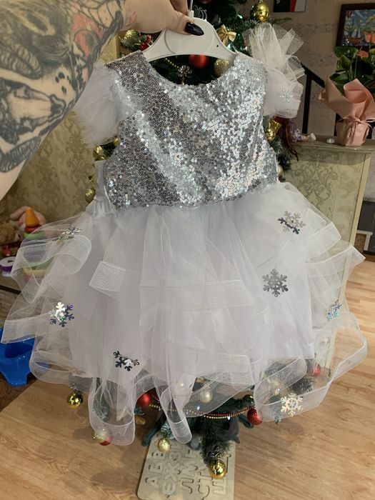 Продам сукню сніжинки 98-104