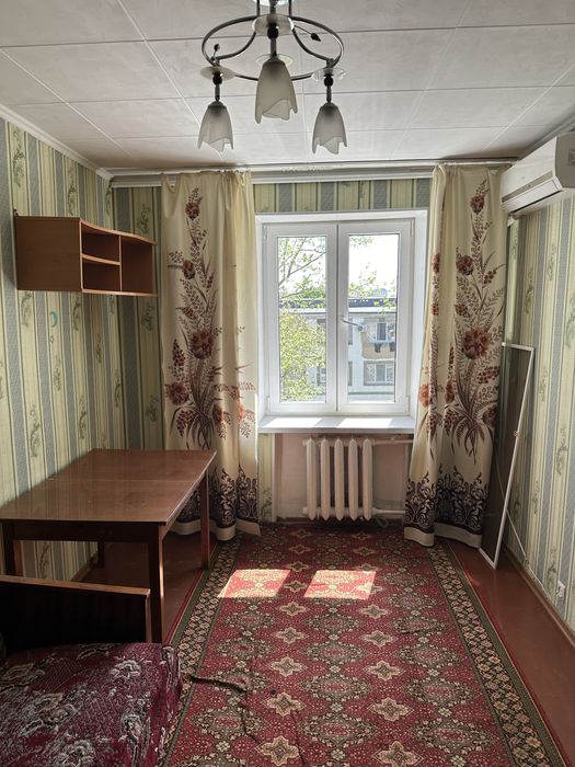 Продам коммуну 14м2 в центре