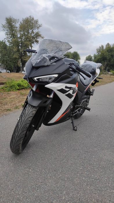 Мотоцикл спортбайк Lifan KPR 250