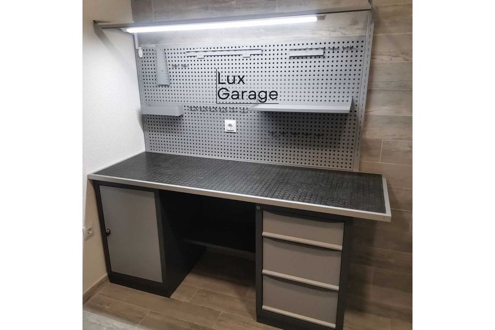 Верстак в гараж. Металевий стіл для гаражу. Верстак для інструменту