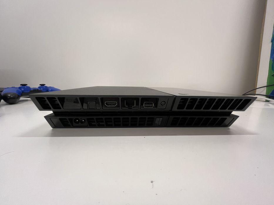 PS4 + 2 comandos + 1 jogo em bom estado!!64575229690627123