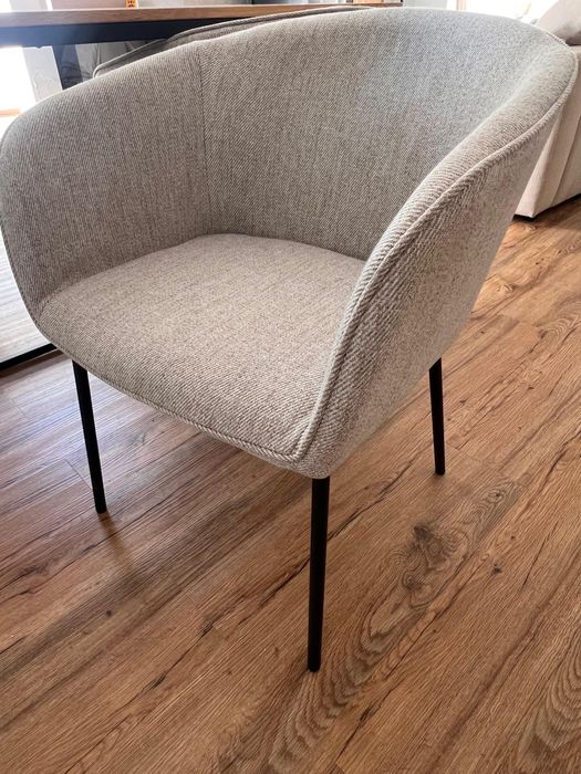 Conjunto de Mesa + Banco + Cadeiras