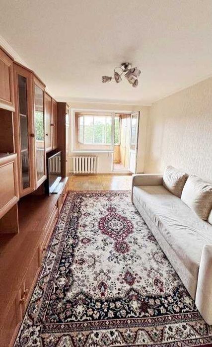 Продам 2-кімнатну квартиру на Черемушках, вул.  Маршала Малиновського
