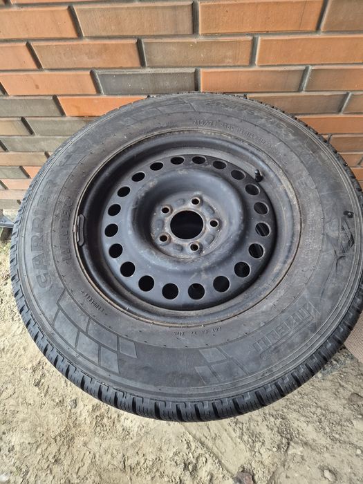 резина 215.75.16 C грузова Pirelli