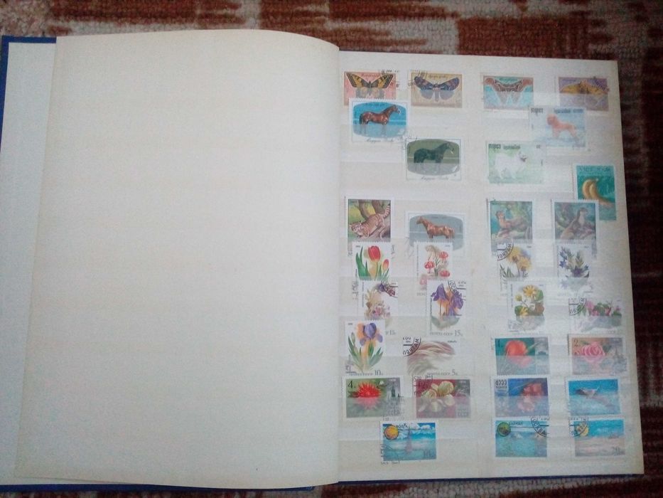 Альбом (кляссер) с марками.