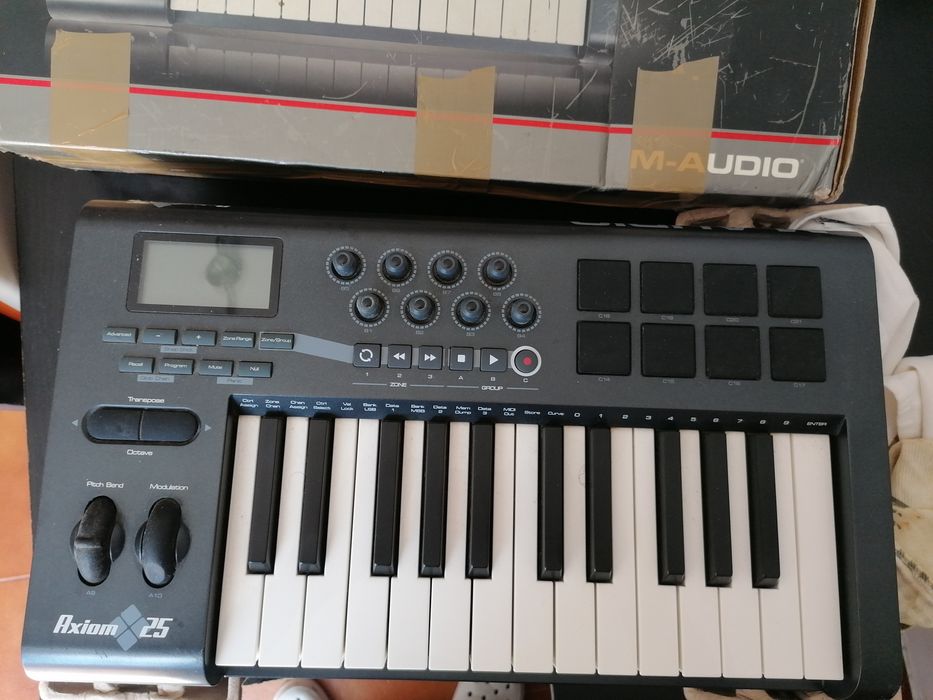 M-Audio Axion 25  200€