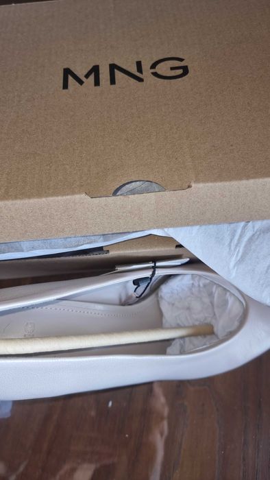 Sapatos novos, 39, em pele,