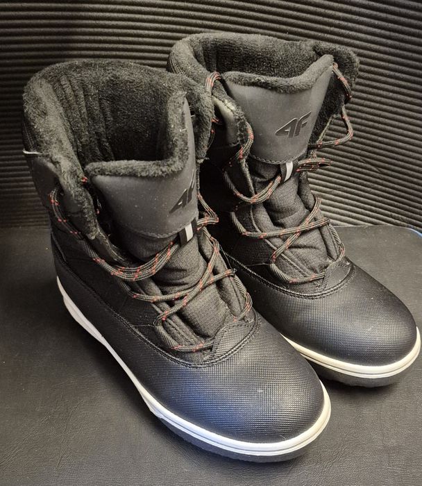 Buty zimowe śniegowce 4F czarne rozmiar 34