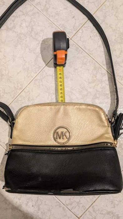 Mala de ombro / com alça / bolsa tiracolo / creme e preta simples