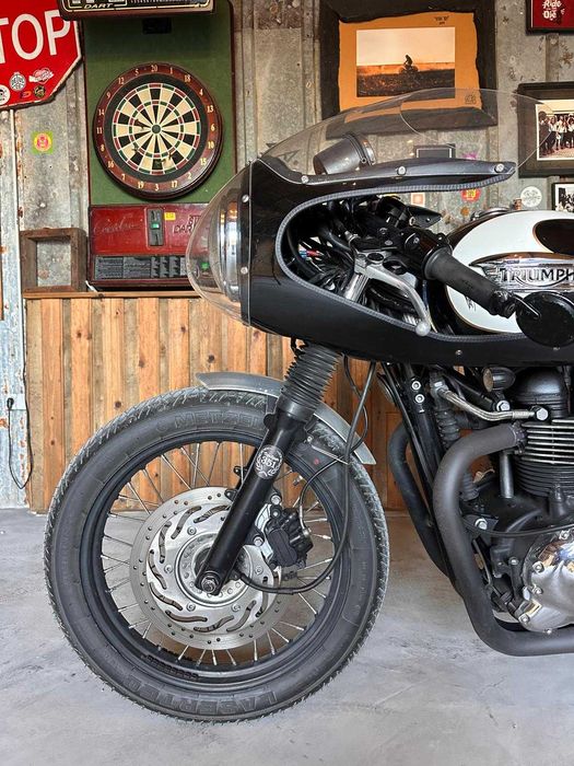 Triumph Bonneville t100 retroclassic