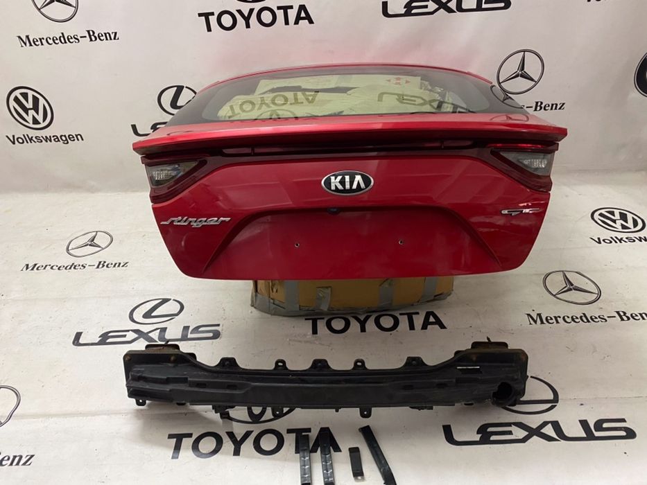 Kia Stinger GT 3.3 бампер кришка багажника стопи підсилювач бампера