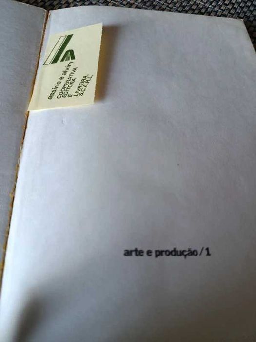 Psicologia do vestir, Umberto Eco, Renato Sigurtá