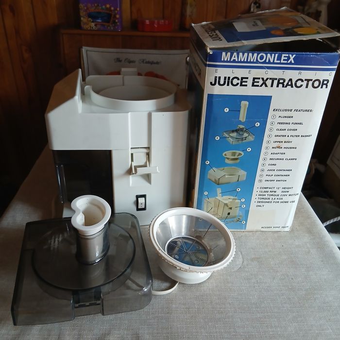 Термоса ,термокружка , колба соковыжималка Mammonlex на стакан сока.