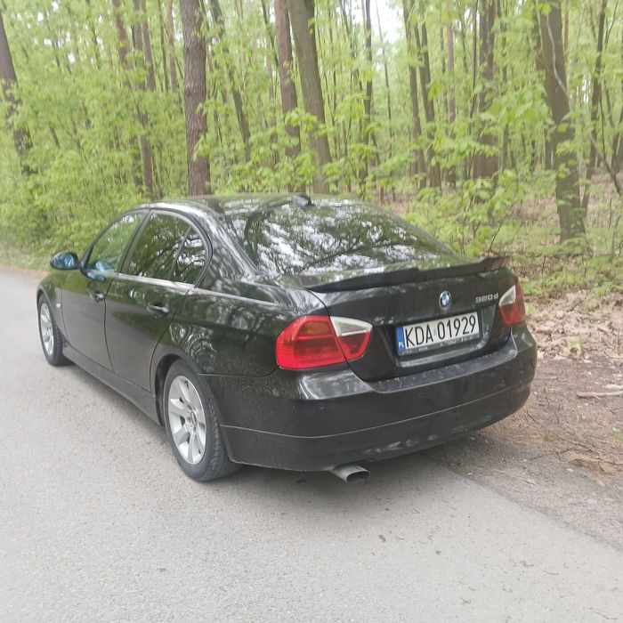 BMW E 90 320 DIESEL 2008 rok 177 KM