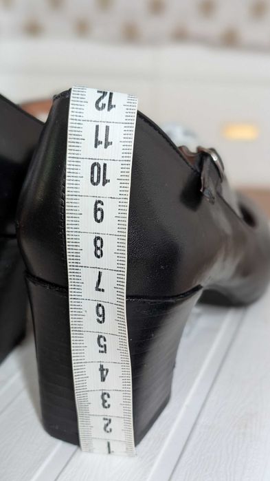 Туфлі на підборах WITTNER Australia