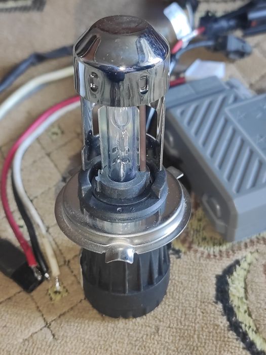 Мото биксенон. цоколь H4