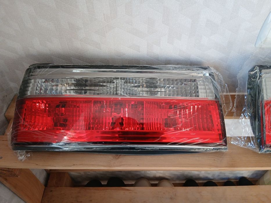 Задні ліхтарі BMW e30