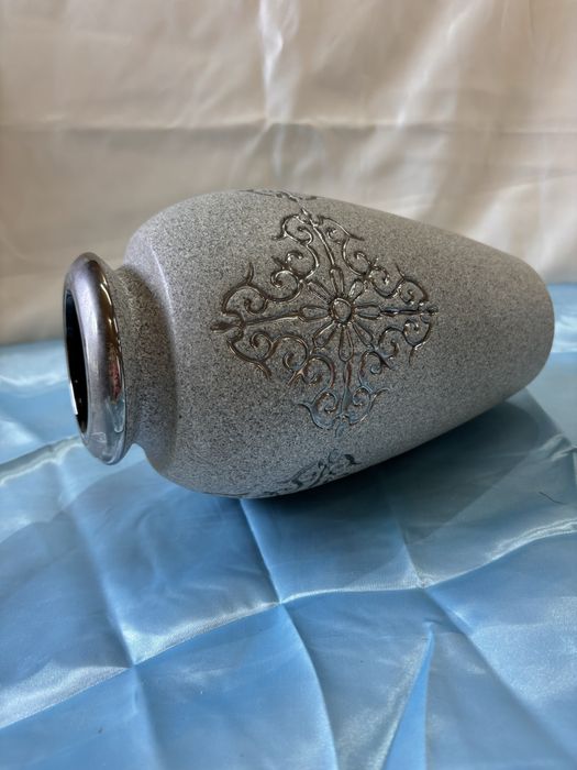 Pote cinza de decoracao