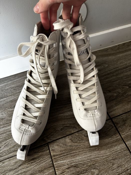 Łyżwy figurowe białe