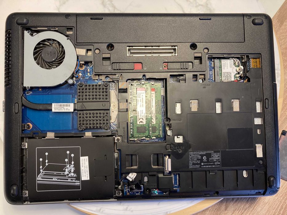 HP EliteBook 840 G2 – i5 / 16GB DDR4 / 256GB NVMe SSD / 14" FullHD