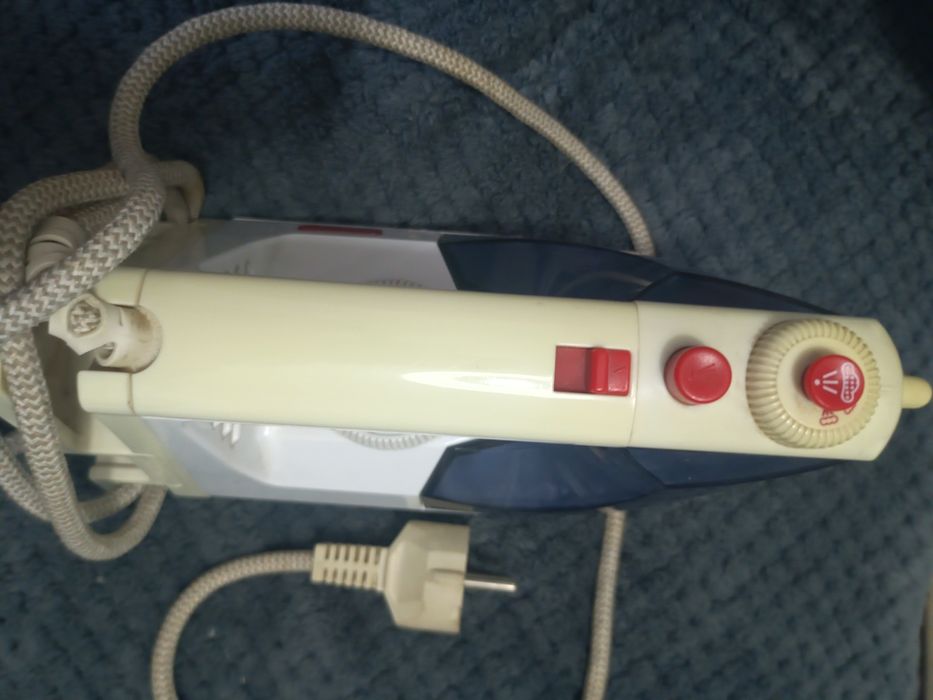 Żelazko moc 1200 W parowe parownica