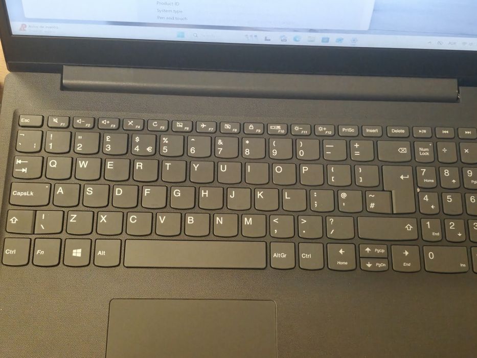 Vendo Lenovo V15-iil . I5 8gb 256 SSD 82c500