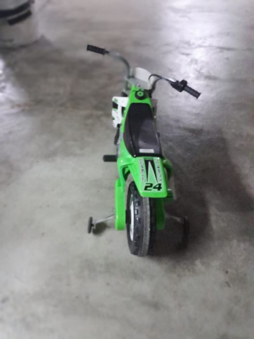 Mota elétrica para criança