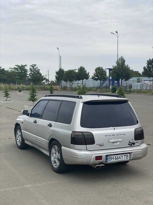 Субару фористер 2 літра турбо