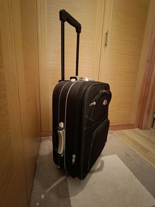 Mala viagem preta