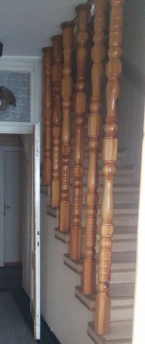 Słupki,tralki drewniane,lakierowane