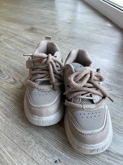 Кросівки легкі для дівчинки