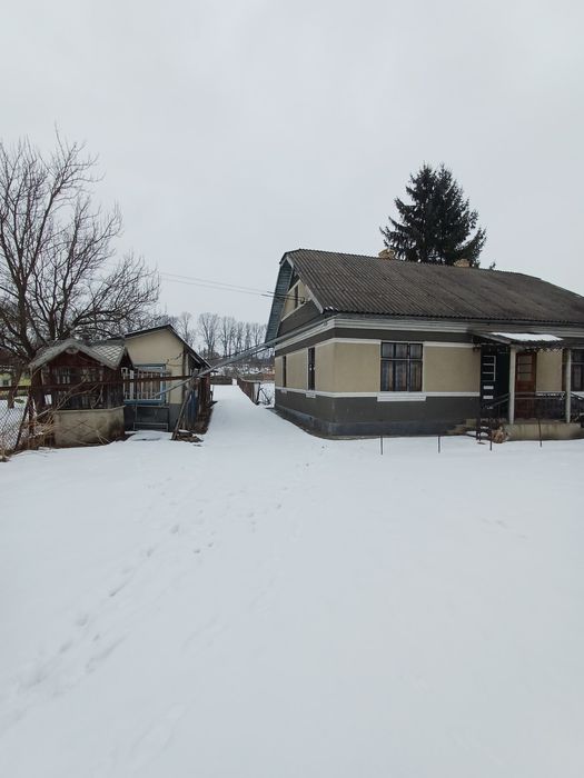 Продаж цегляного будинку