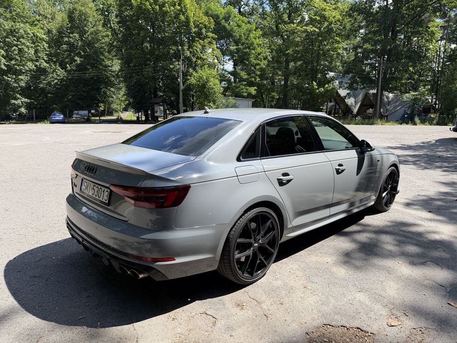 Audi S4 b9 3.0tfsi quattro