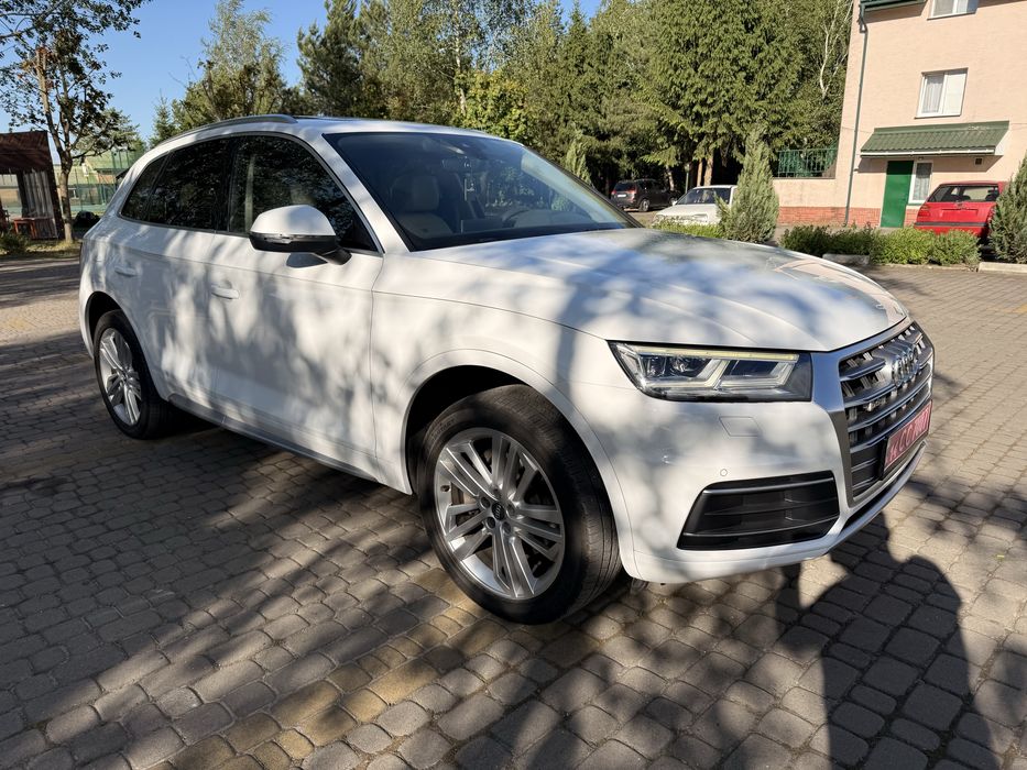 Audi Q5 2018 року 2.0-бензин