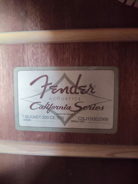 Fender Electro Acústica T-Bucket 300 CE