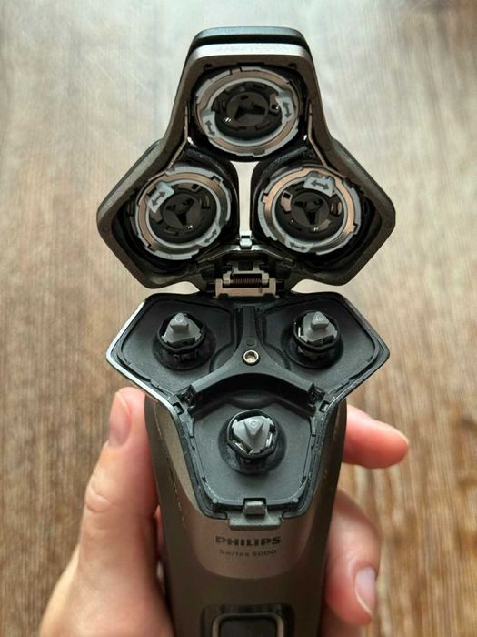 Електробритва Philips 5000