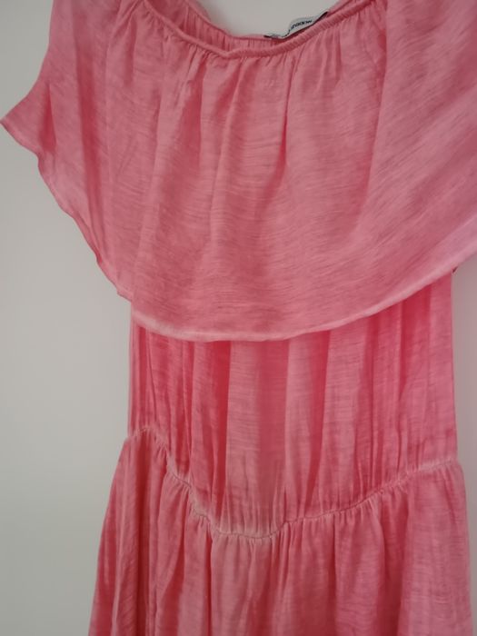 Różowa sukienka (hiszpanka)