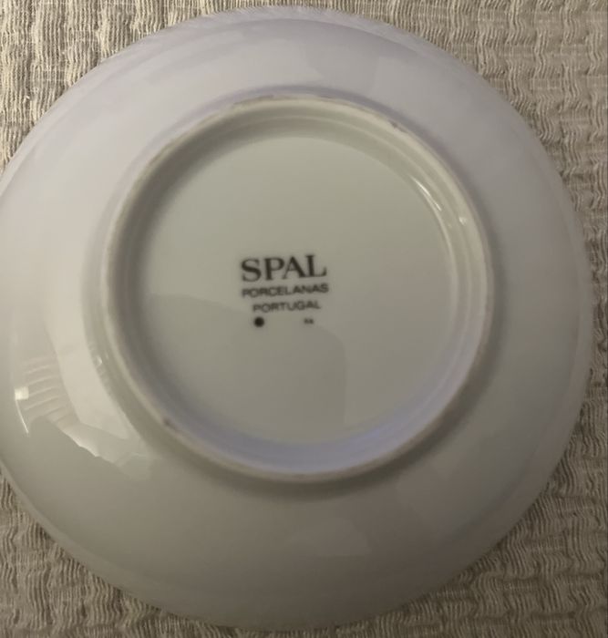 Prato porcelana fina da Spal com 2 anjos estilizados