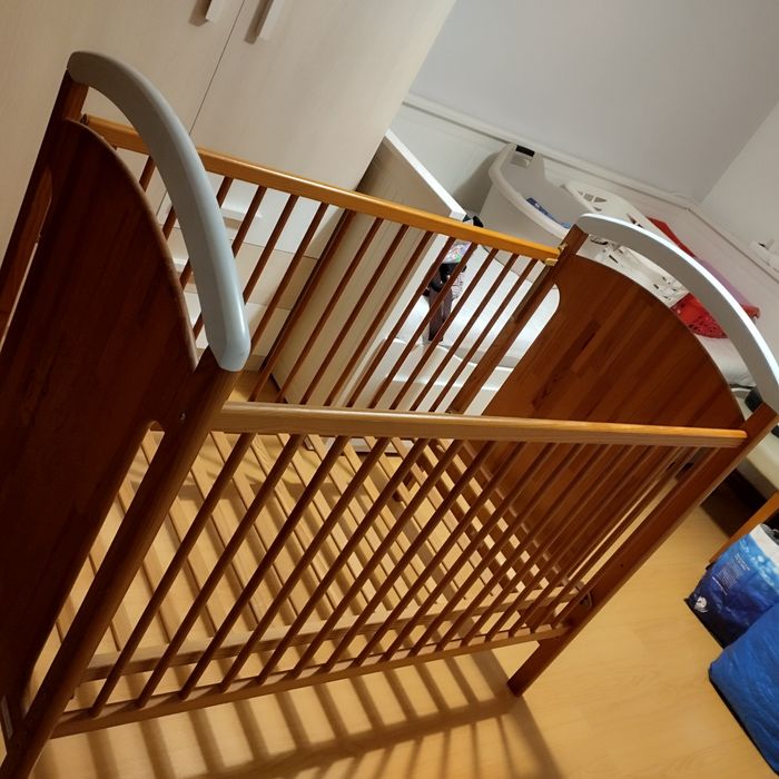 Cama de grades com colchão