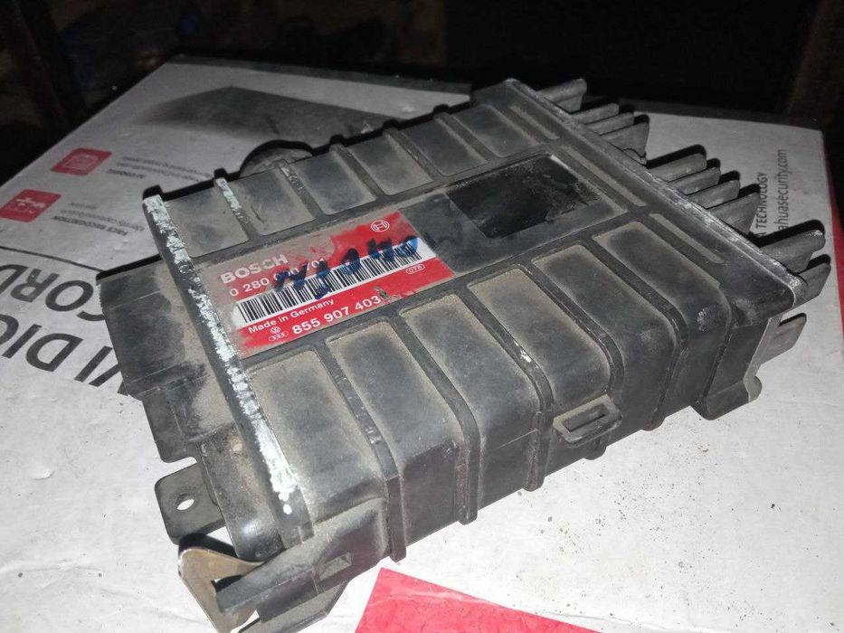 Блок керування двигуном Volkswagen Passat B3 1.8i 0280000701 855907403