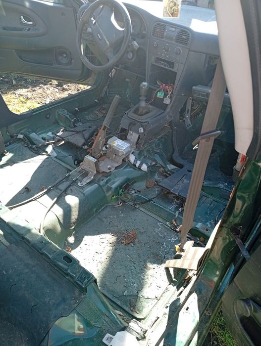 Вольво v40 продам на запцасті